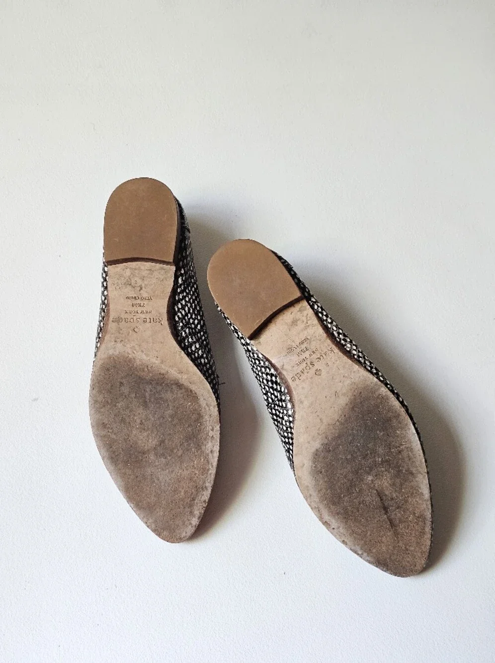 Kate Spade New York Snakeskin Print Leather Loafers Women's 7.5M Slip On Pointed